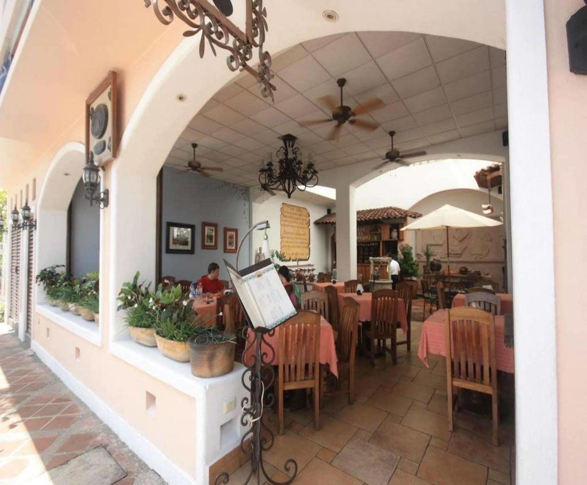 Hotel Maria Mixteca سانتا كروز هواتولكو المظهر الخارجي الصورة